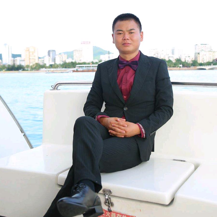 专收果果的小郭