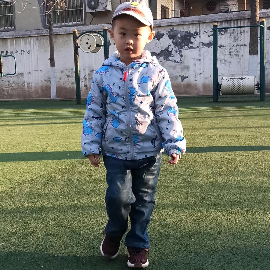 奔放孩