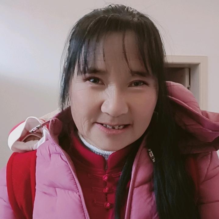 三个小孩的奶奶