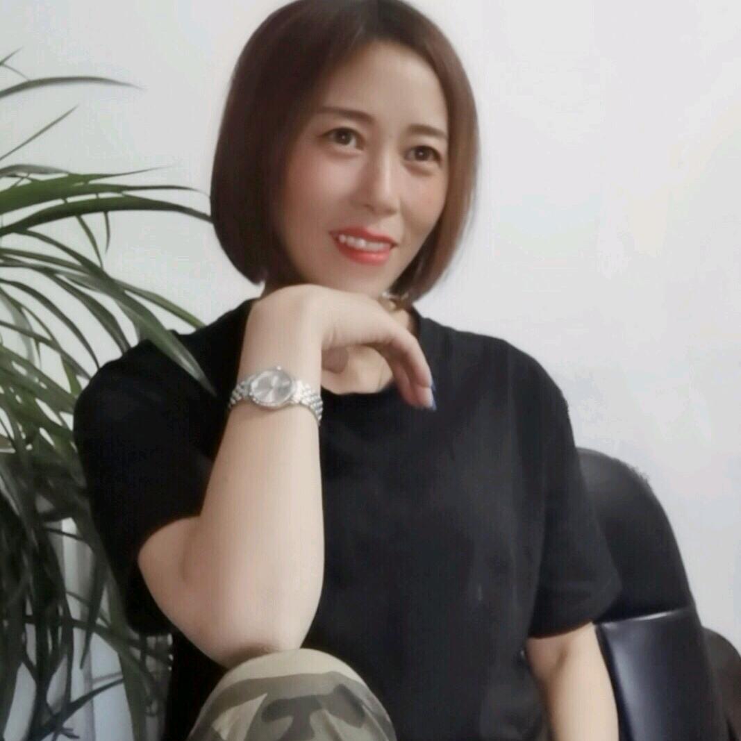 曾姐一家人