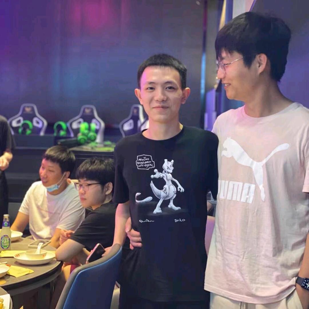 明凯黑粉团团长