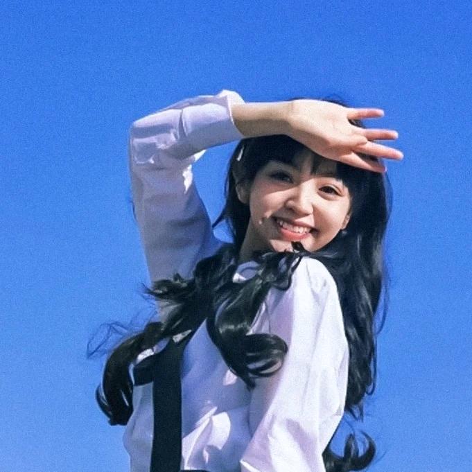 草莓奶黄包