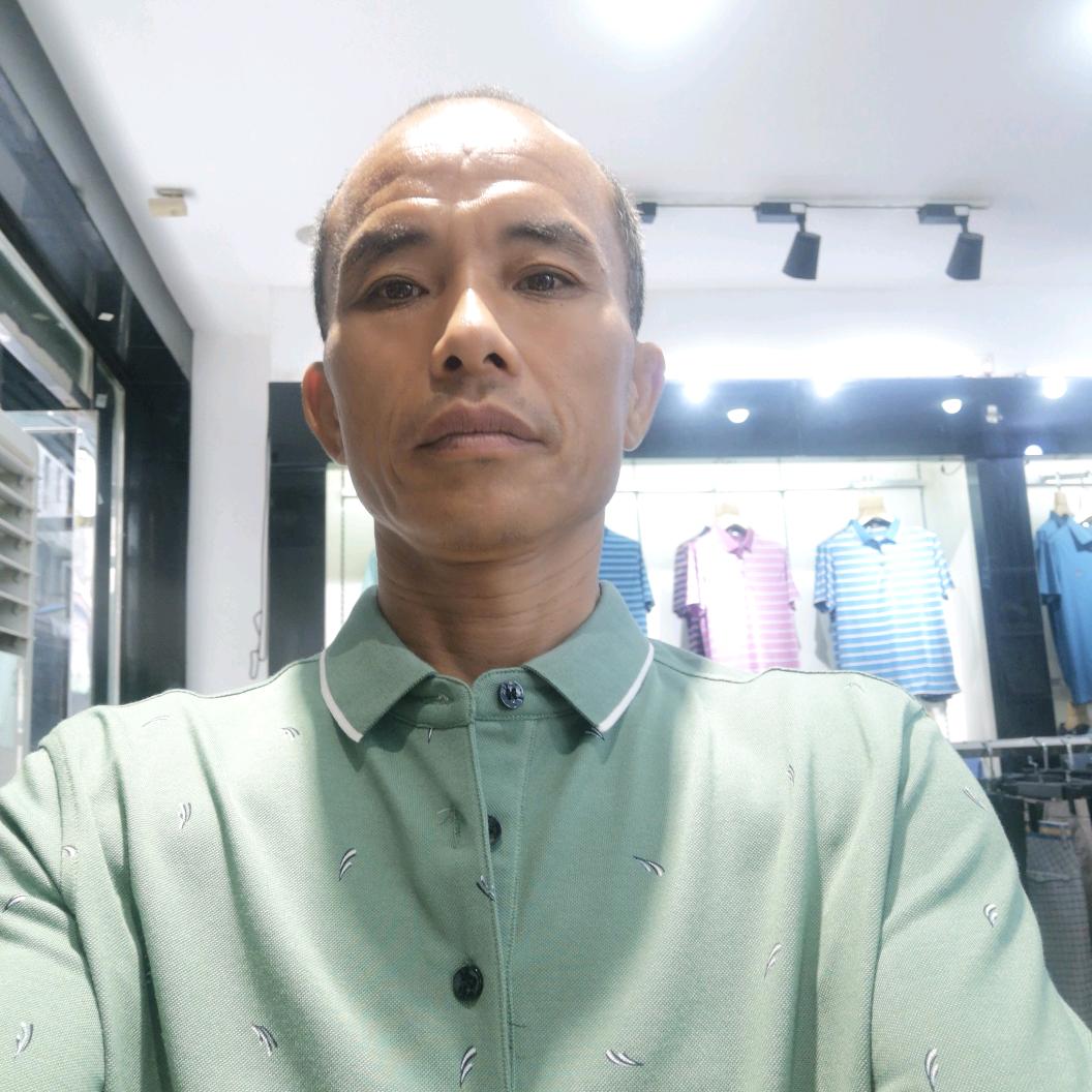 为了生活努力拼搏