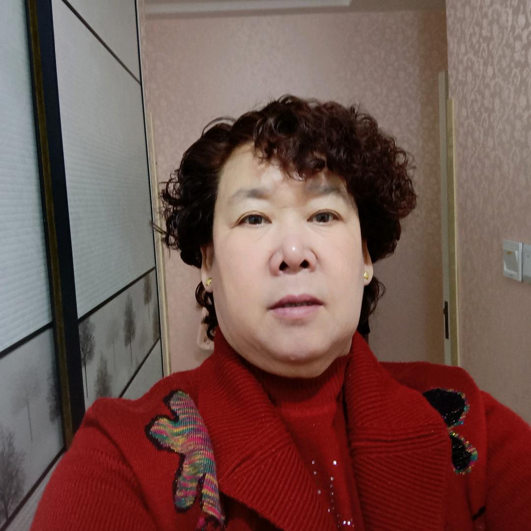 杨英头像