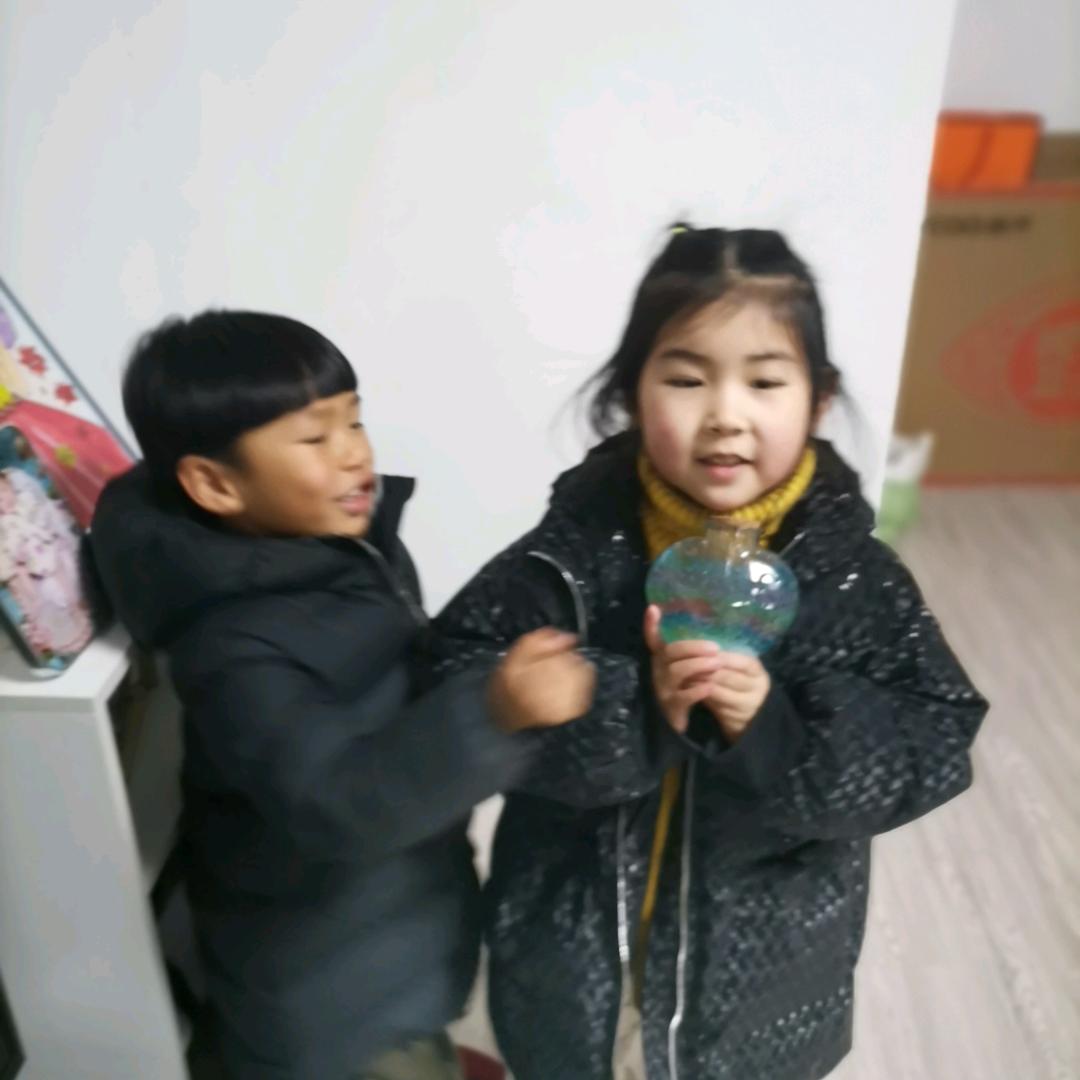 ？身⑧大牙鲨。