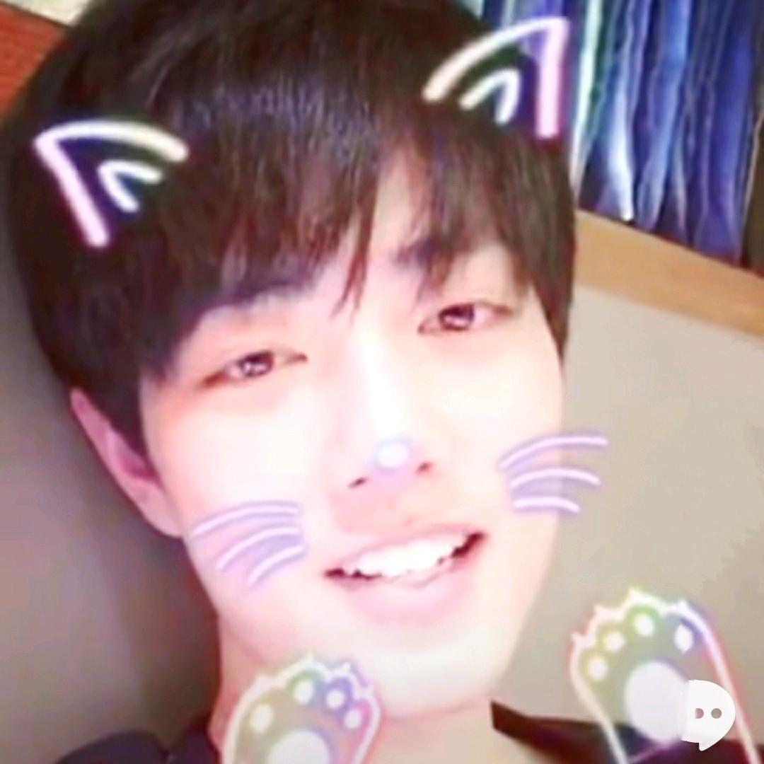 星也.桃桃(ง•̀-.•́)งsean.