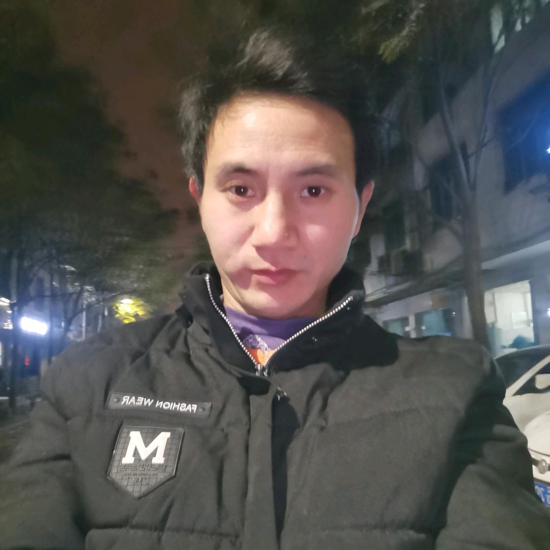 蓝天（😓）白云