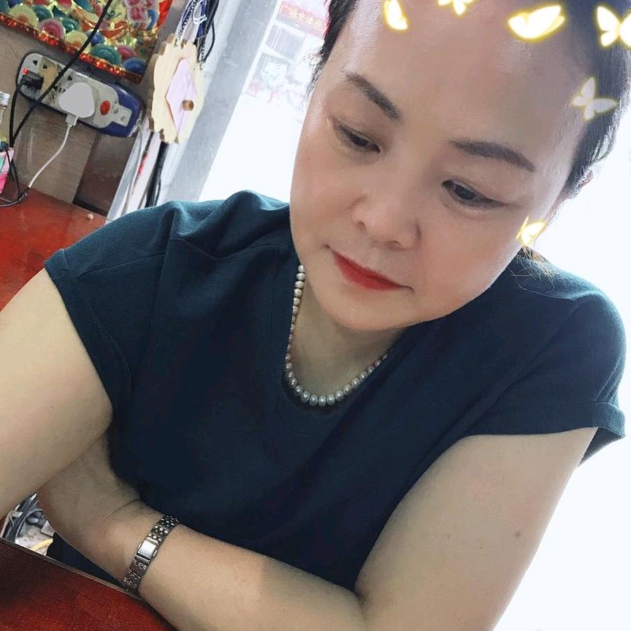 张潘姐妹中年气质穿搭