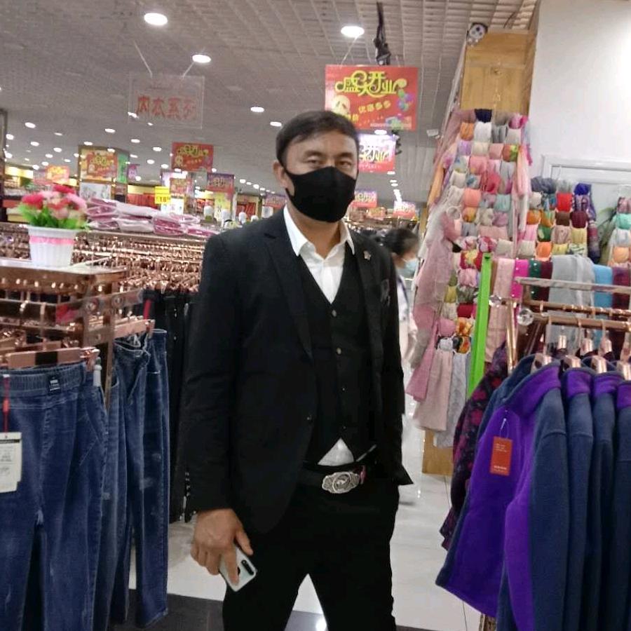 努尔巴哈提