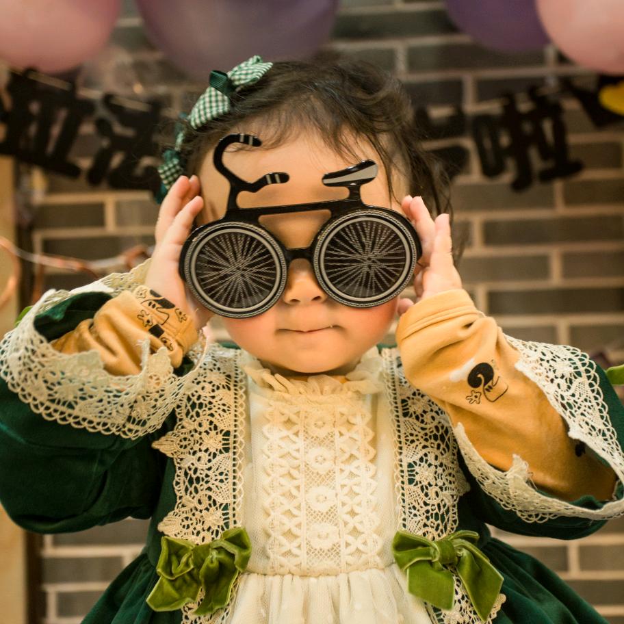 拉法爱吃棒棒糖