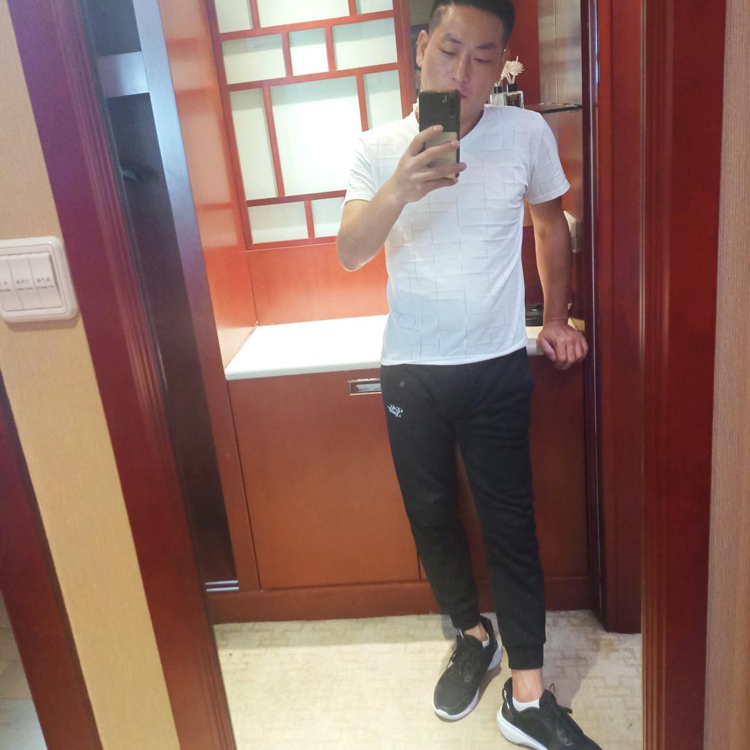 嘿！小姐，请注意形象
