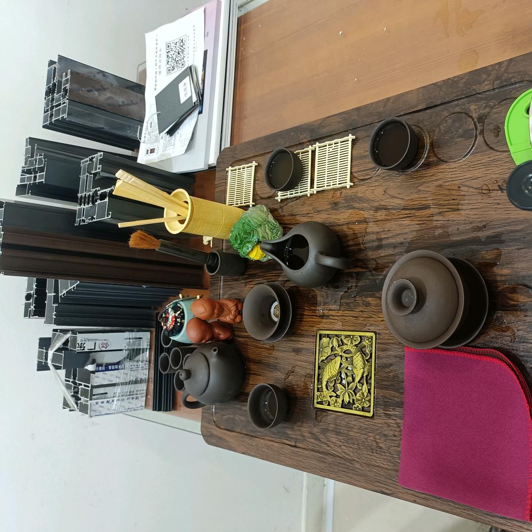 鸿亿门窗装饰有限公司