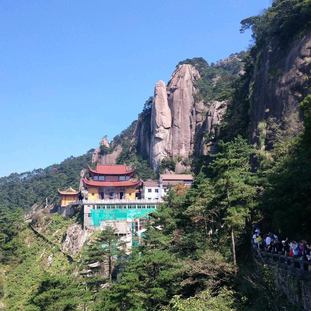 老杨箱包专买一实小东20米路南