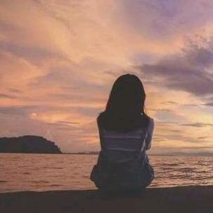 先努力优秀，再大方拥有。