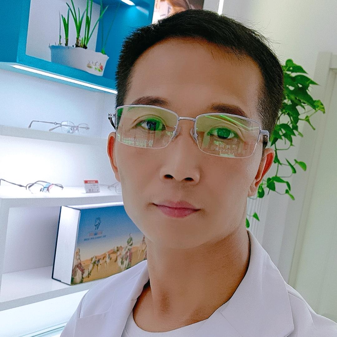 青少年视力服务中心眼镜店