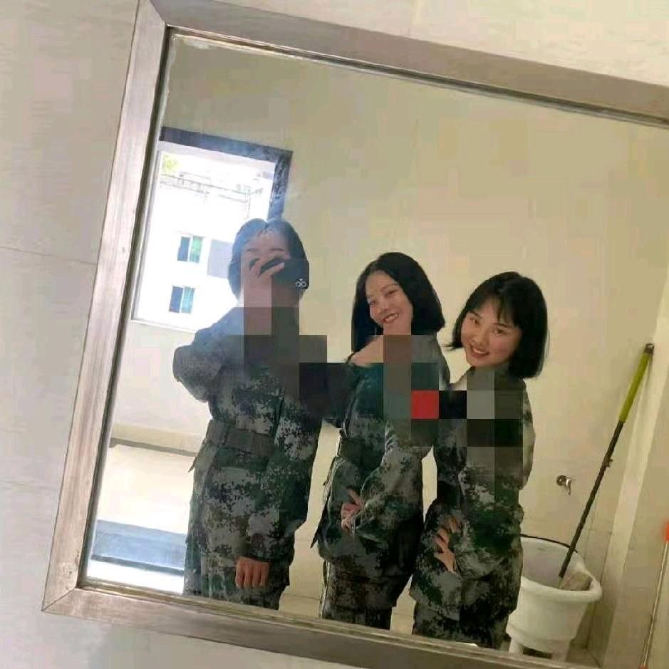 军中绿花🌸