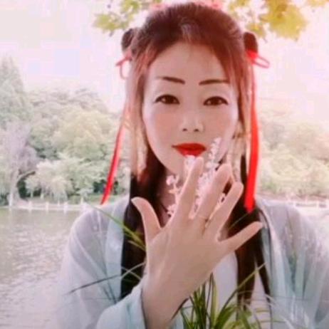 水中月
