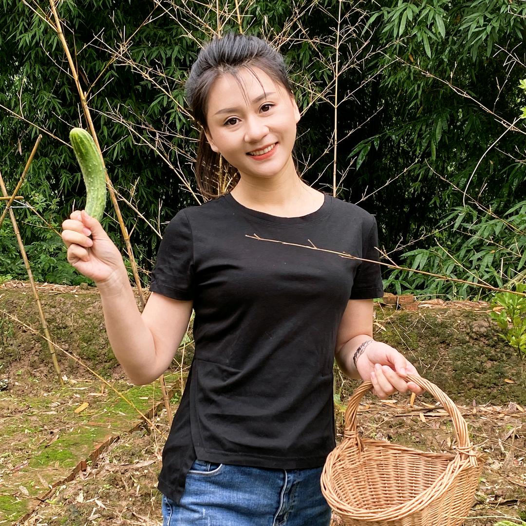 梅梅在酒城