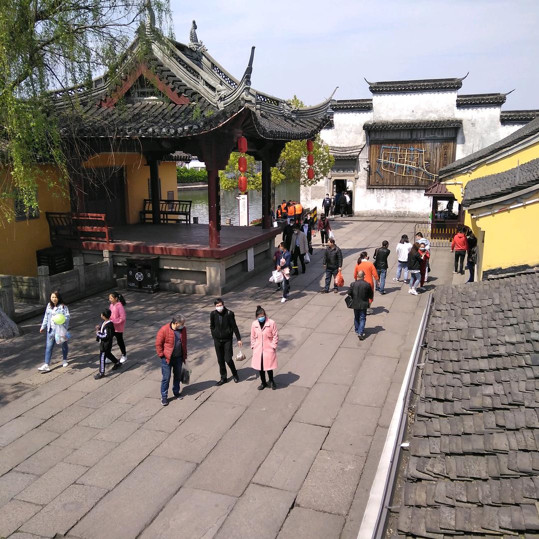 清清溪水