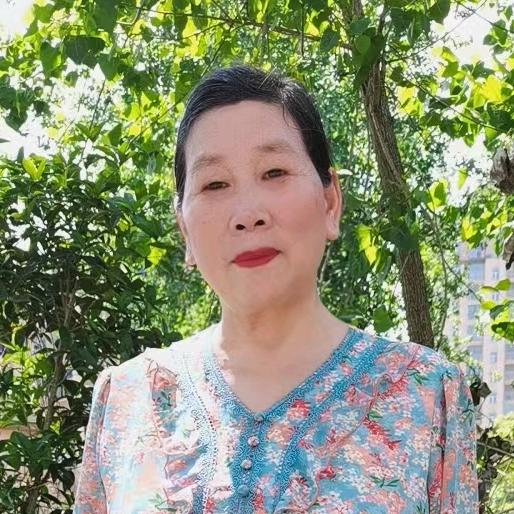 开心的燕子