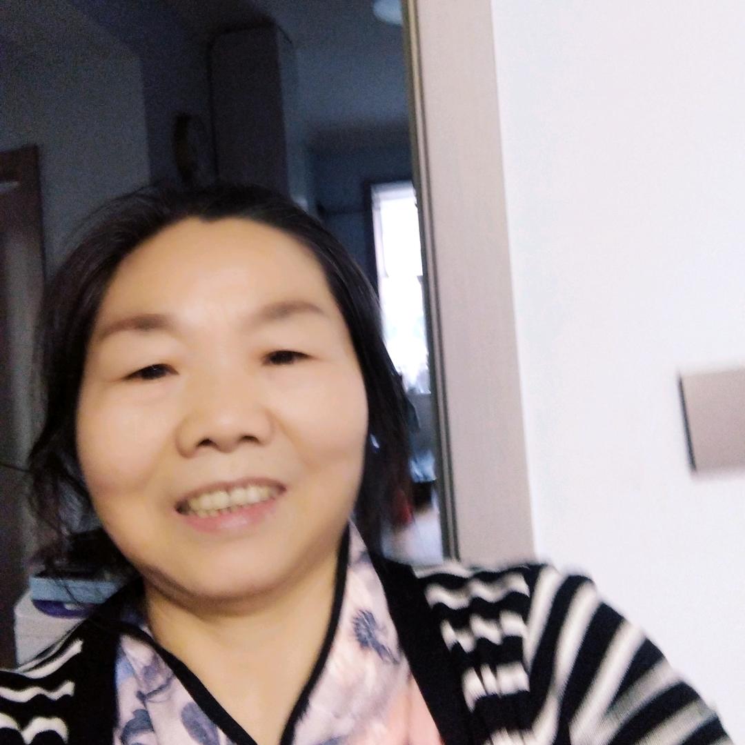 嘟嘟奶奶。