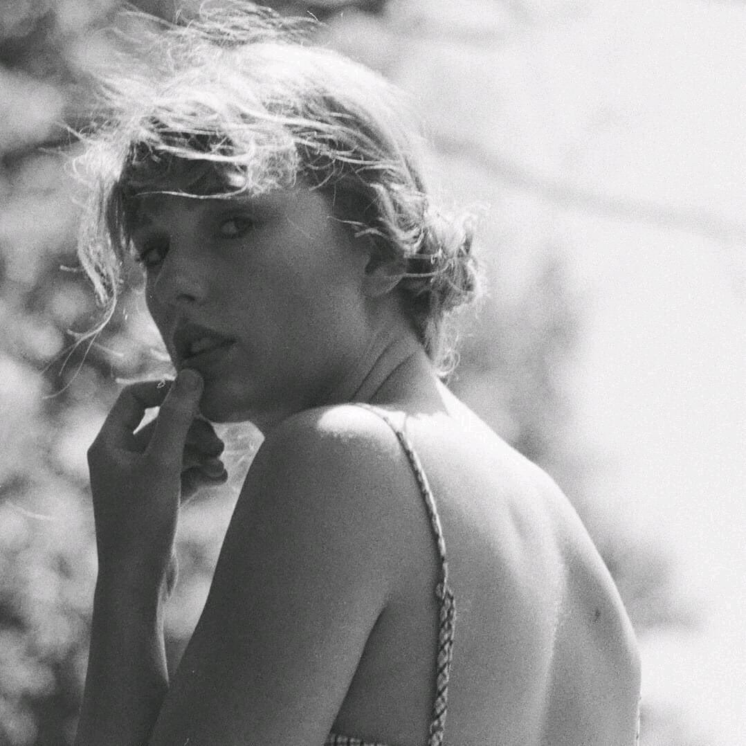 钟形花和黑榛实