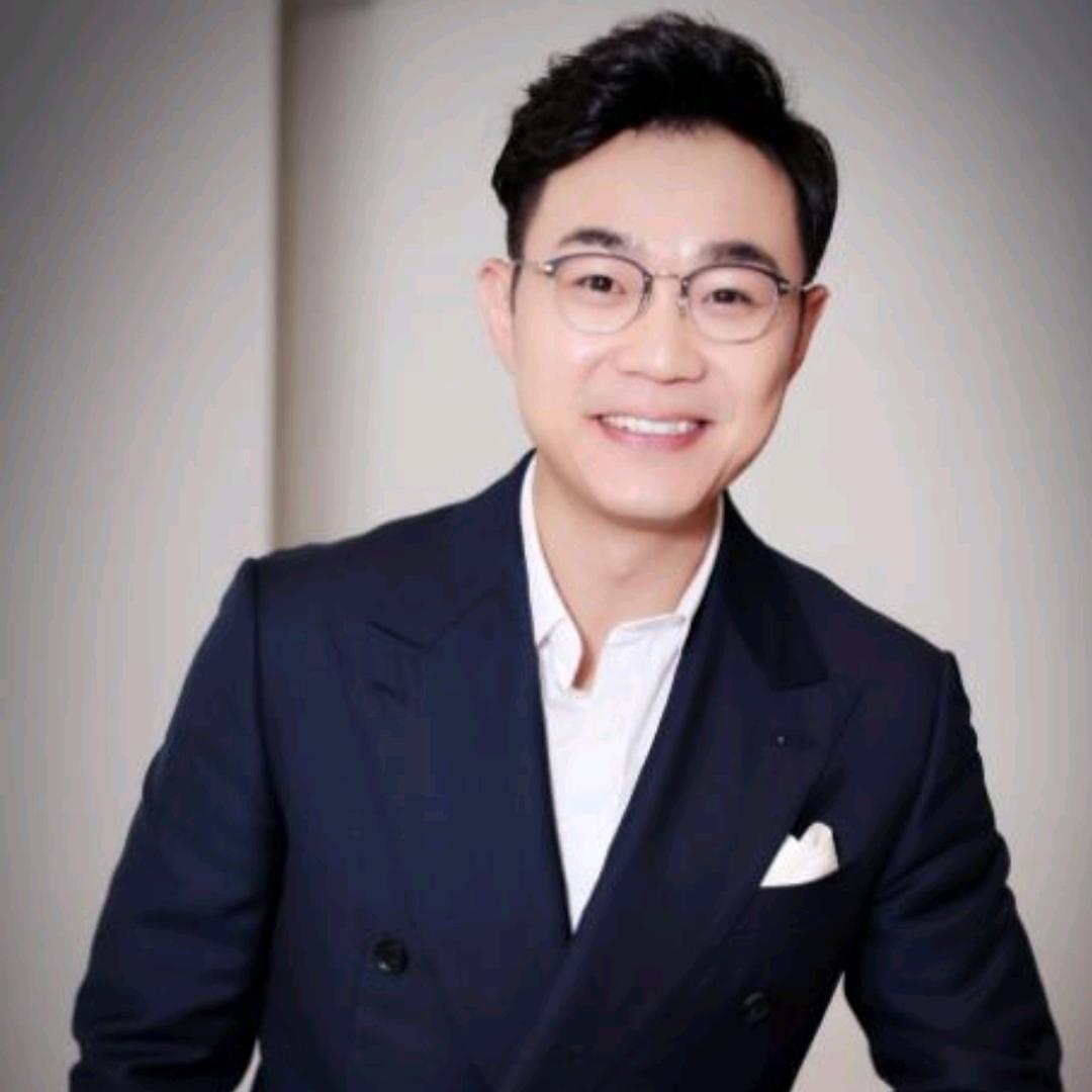 明睿君