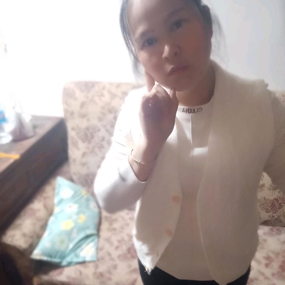 周艳，周家傻姑娘 ，在苦也要笑着过