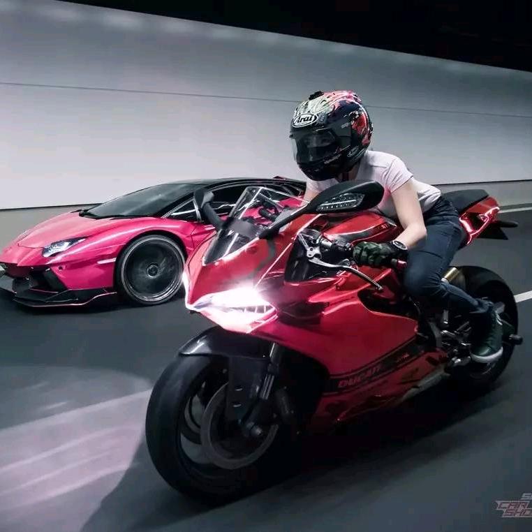 忆初机车