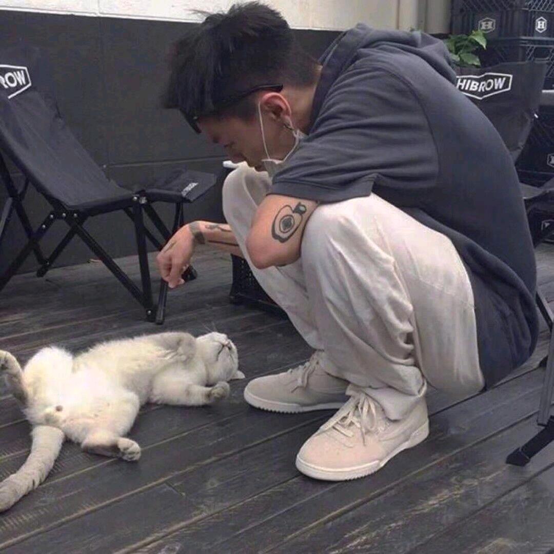 九思`