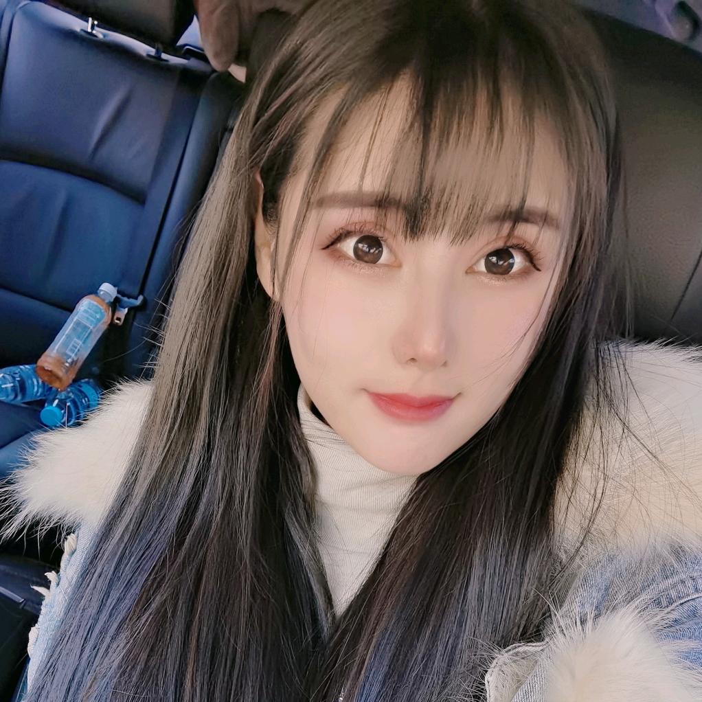 高小佳怡。