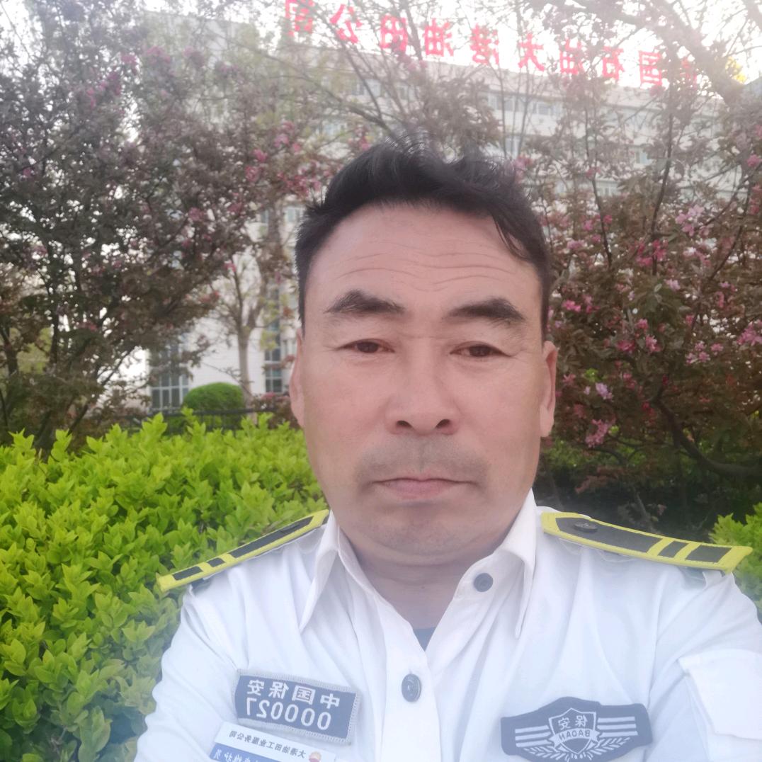 喜欢绣球松的薛衣头像