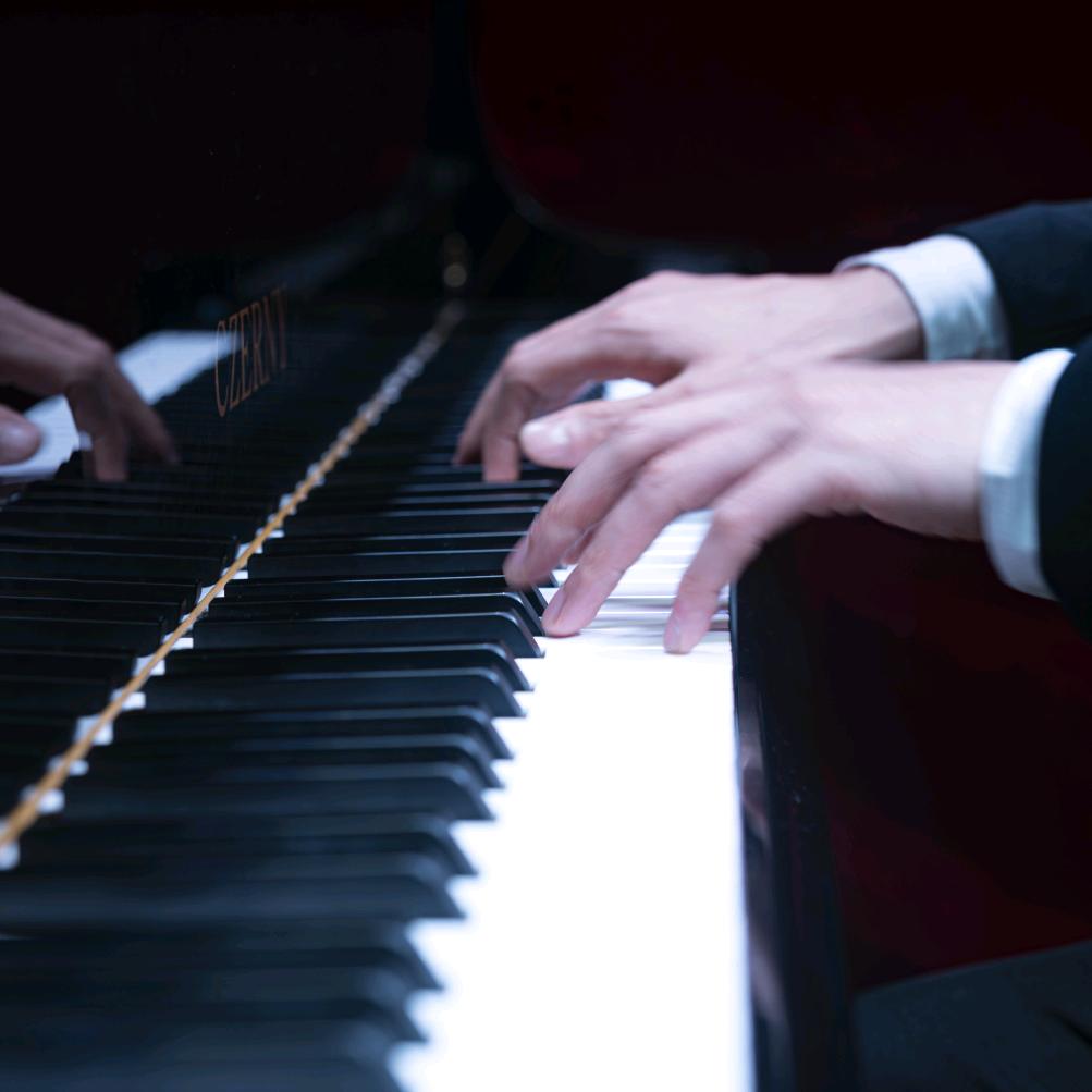 张远松🎹钢琴即兴伴奏