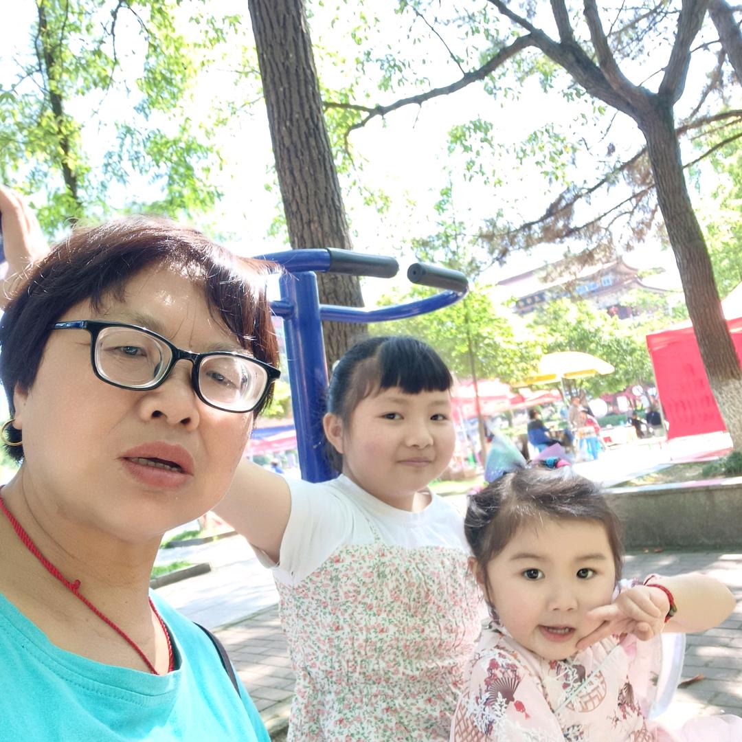 心怡，心露奶奶蒋氏