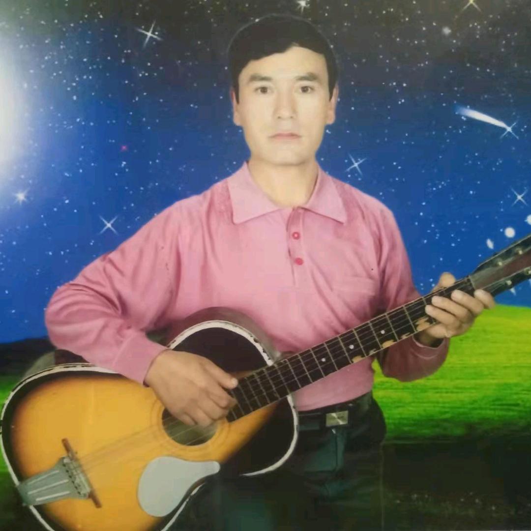 伊米尔江