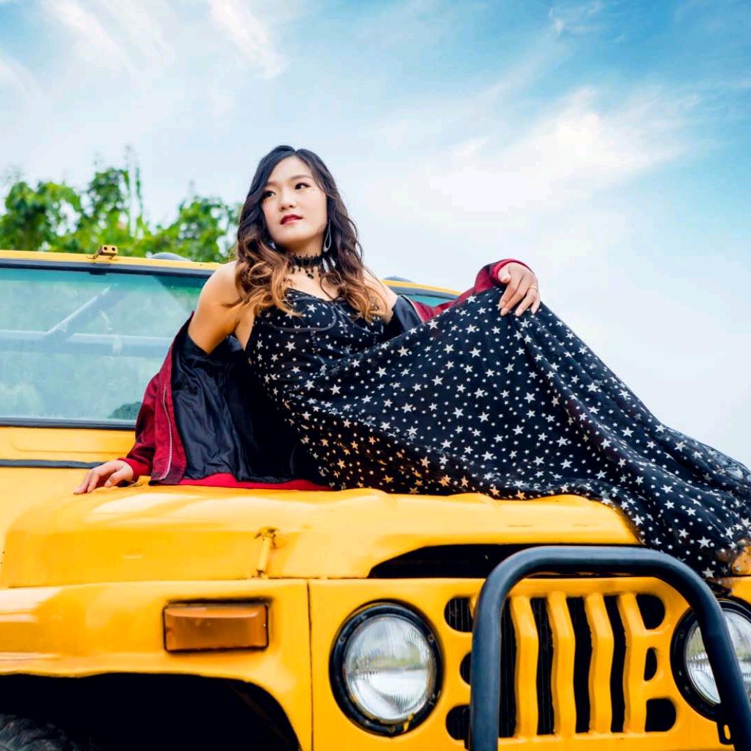 彝良百爵珠宝韦兴