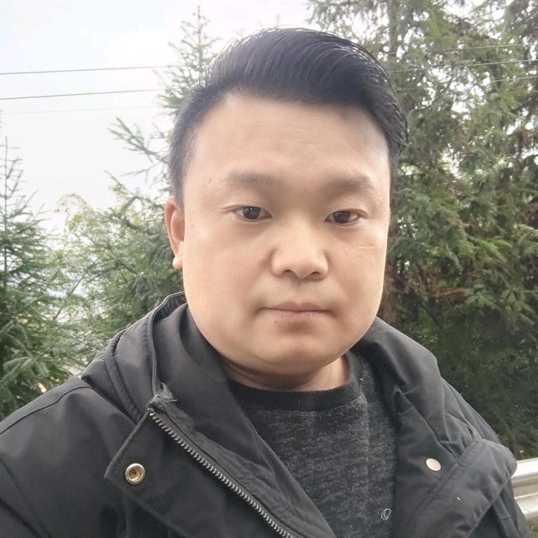 蹲在墙角等红杏