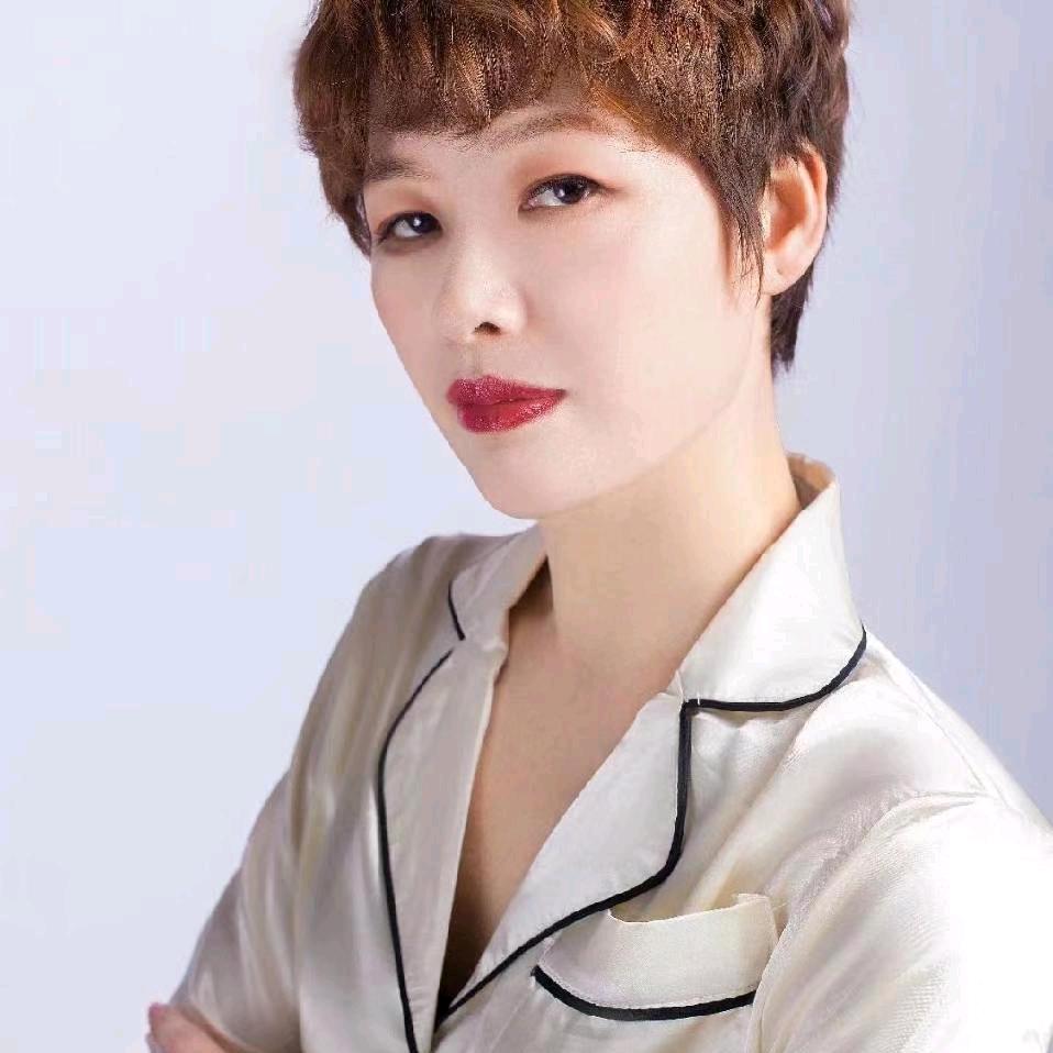 湖南省邵阳市坪上镇（衬韩女装）傻丫头