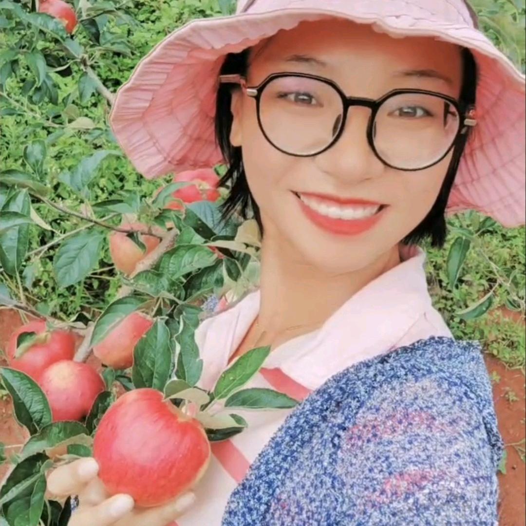 甜蜜蜜苹果庄园❤️李泡泡❤️