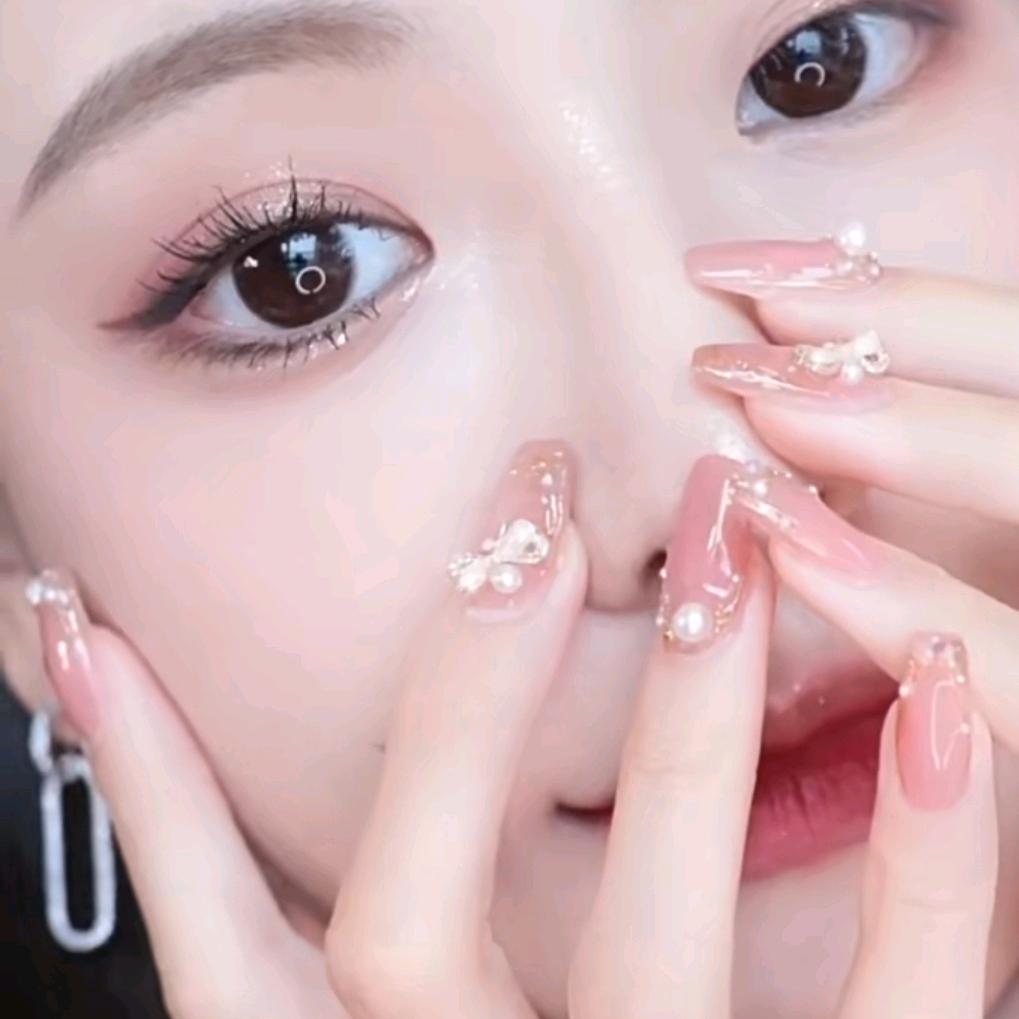美人彩妆