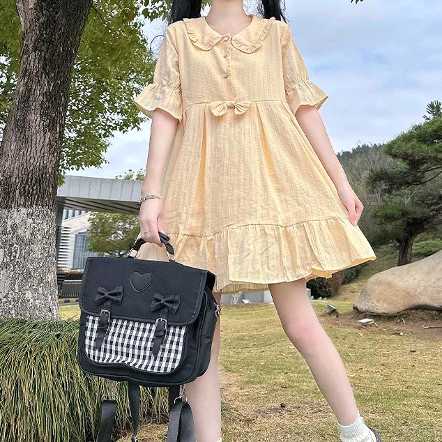 若邻少女学生装穿搭