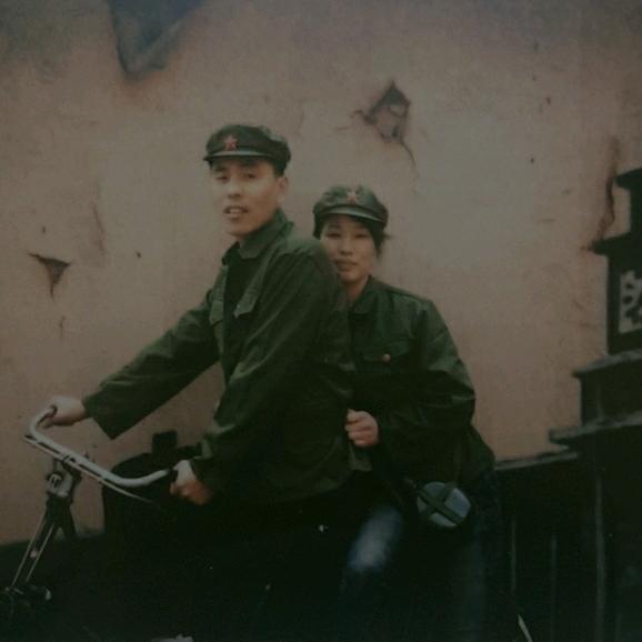 艳丽多姿