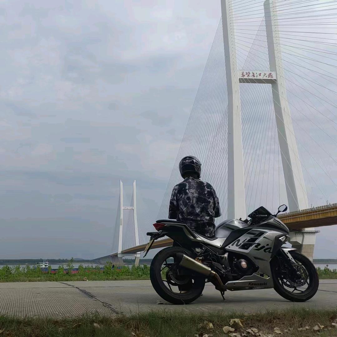 椰青冰美式