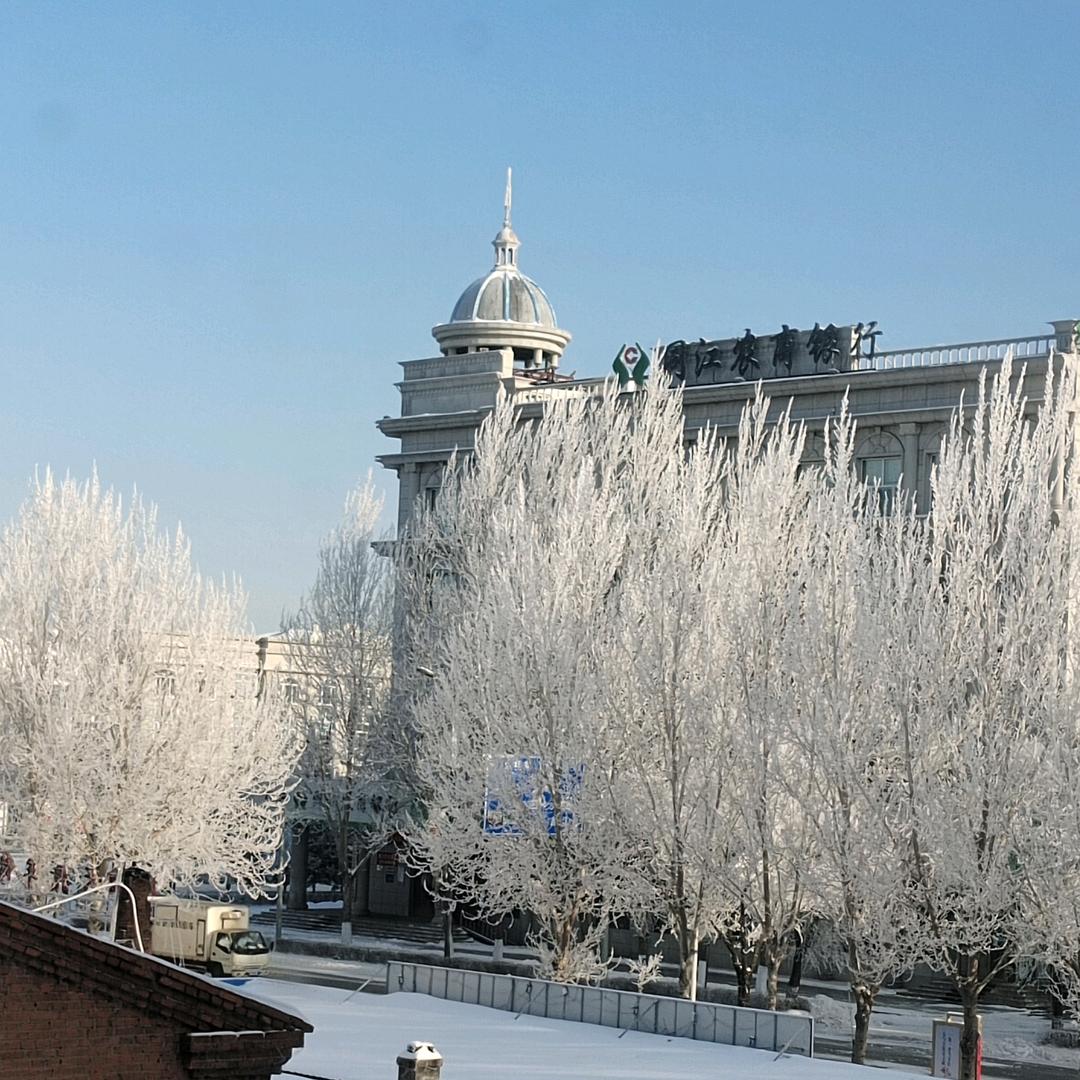 去看沿途的风景