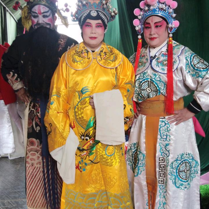 幸福人生说戏聊戏唱戏