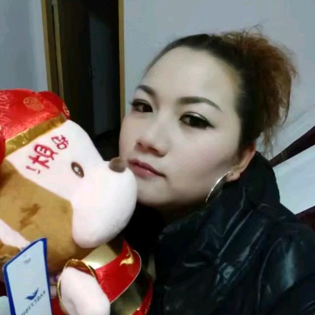 雨中的蓝玫瑰和眼泪