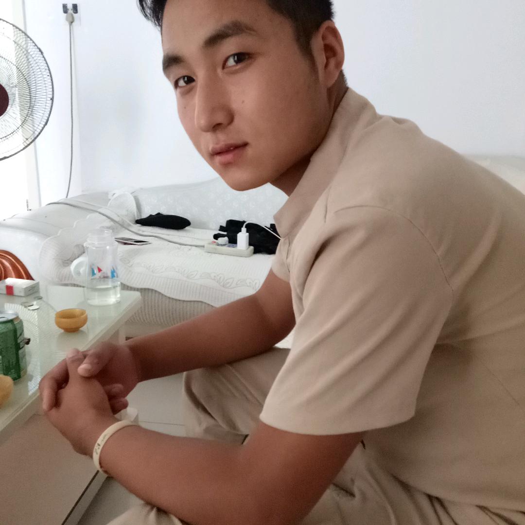 李震英