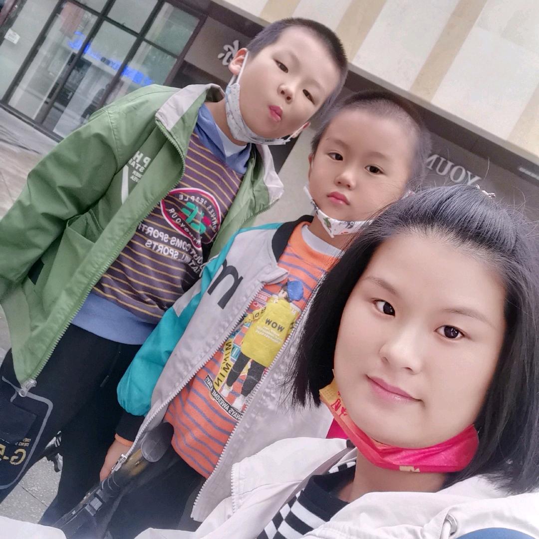 嘉有两少爷👦👦👦
