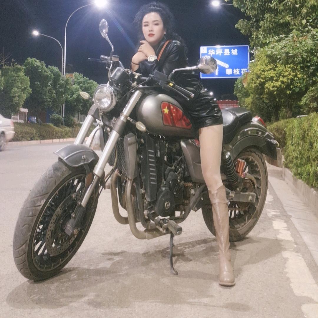 女汉子（拒绝连续点赞）