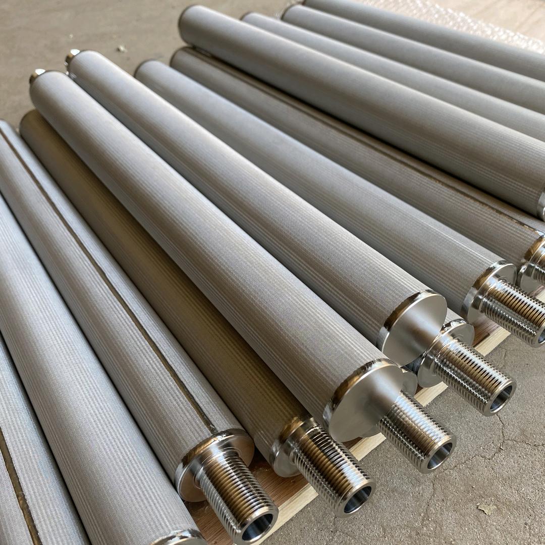 做滤网的小女孩💕